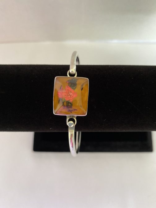 Delightful Sterling Silver Bracelet Accented With Lucite Enclosed Dried Flower Closure
