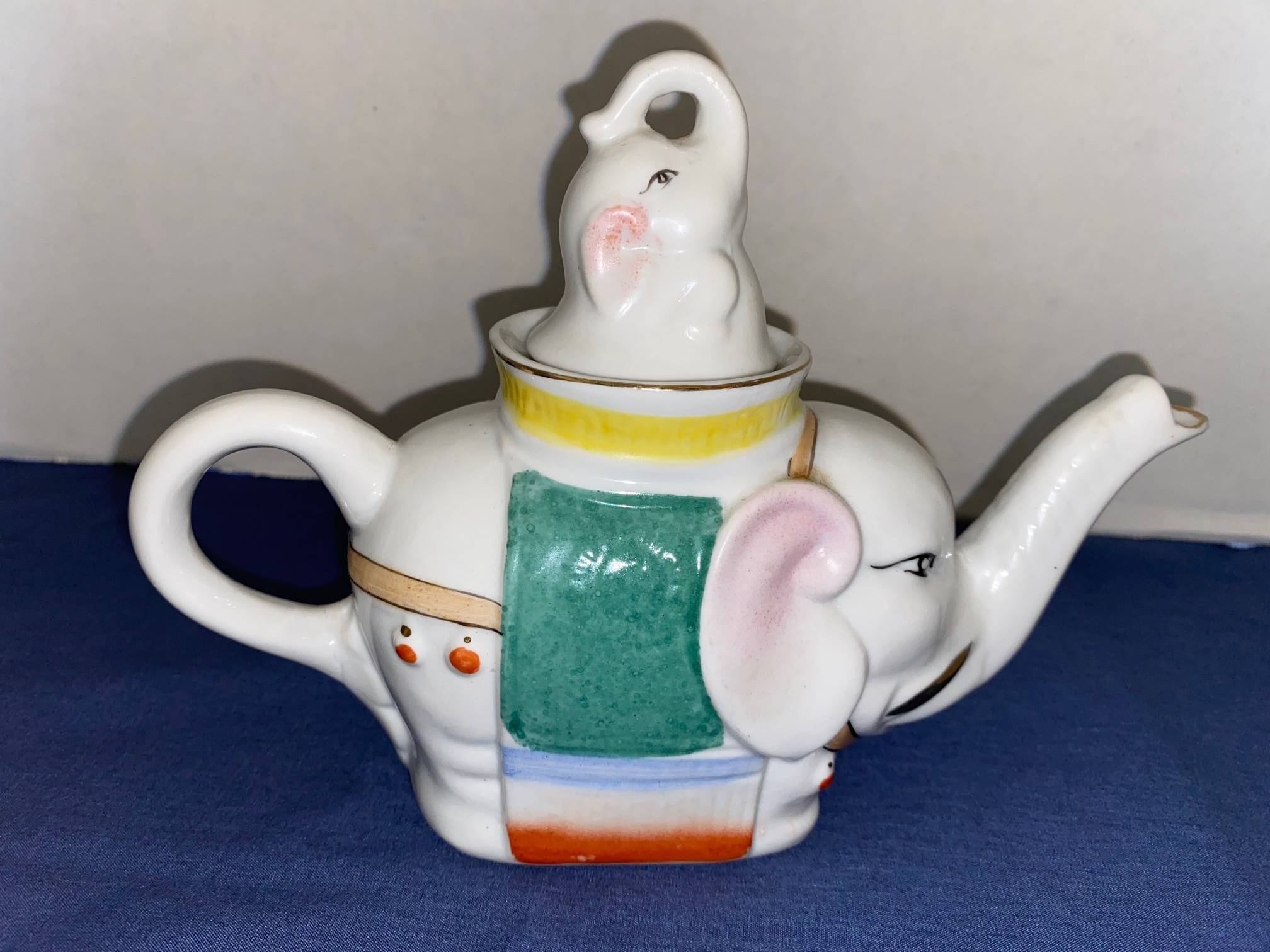 Super Cute Vintage Porcelain Single Serving Elephant Tea Pot