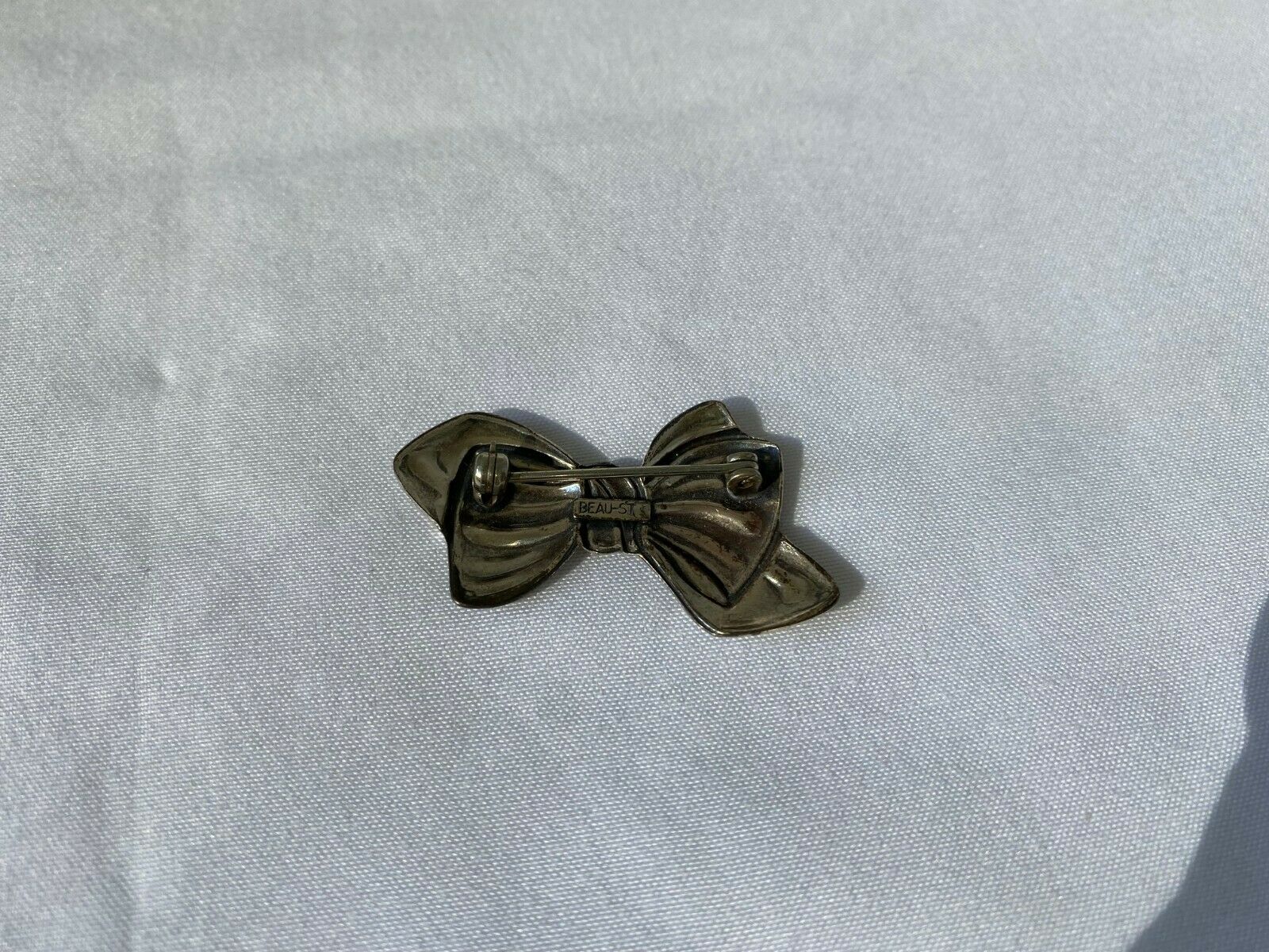 Beau Sterling Bow Pin