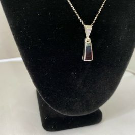 Sterling Silver Necklace w/Black Stone Pendant 18”