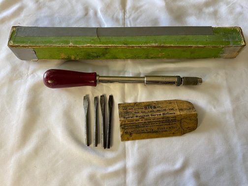 VINTAGE YANKEE 130A SCREWDRIVER w/ 4 BITS AND BOX