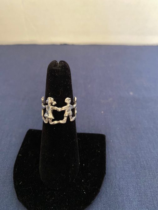 Children Holding Hands Sterling Silver Ring Band, Size 6
