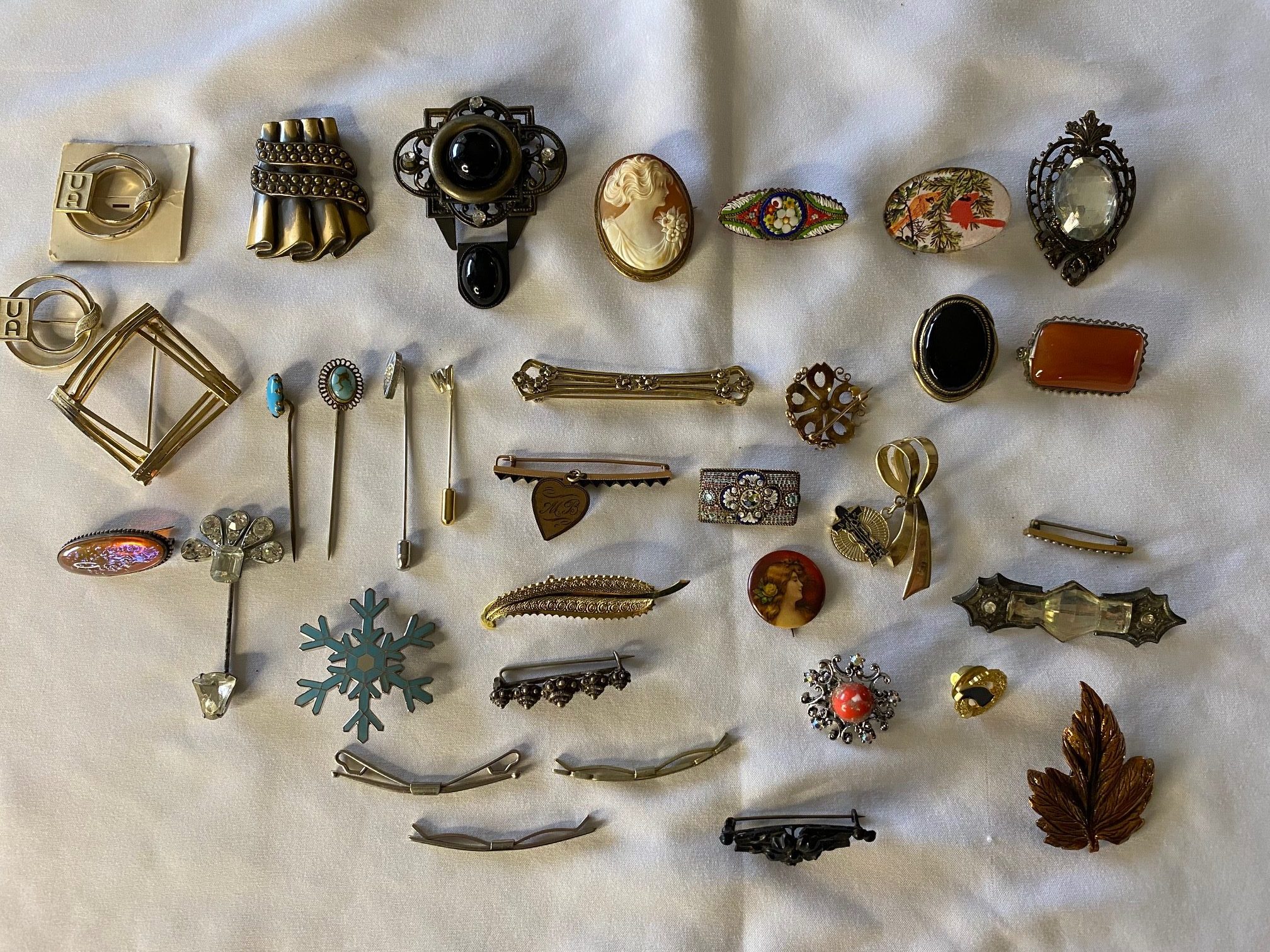 Lot Of Mainly Antique/Vintage Jewelry, Brooches, Pins, Hat Pins & More