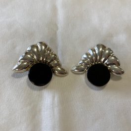 Vintage TL-41 Mexican 925 Silver and Onyx Clip-on Earrings