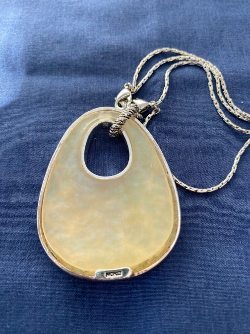 Beautiful Vintage Monet Pendant With Chain