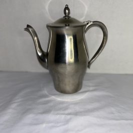 International Pewter 6 Cup Coffee Carafe Tea Pot Kettle Decanter Hinged Lid