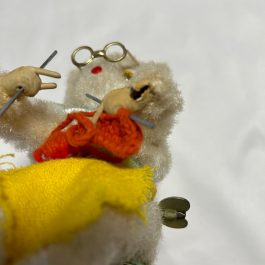 WORKS Vintage Wind Up Knittin Kitten in Original Box – WORKS